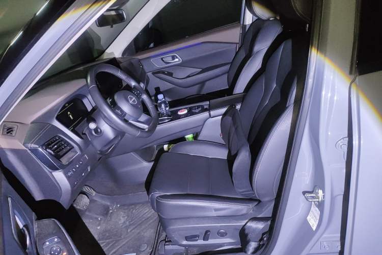 Used Nissan X-Trail 2023 e-POWER Ultra-Hybrid Dual-Motor All-Wheel-Drive Supreme Edition Left Front Seat