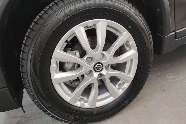 Used Nissan X-Trail 2023 Classic 2.0L Two-Wheel Drive Smart Connect Premium Edition Left Front Wheel Hub
