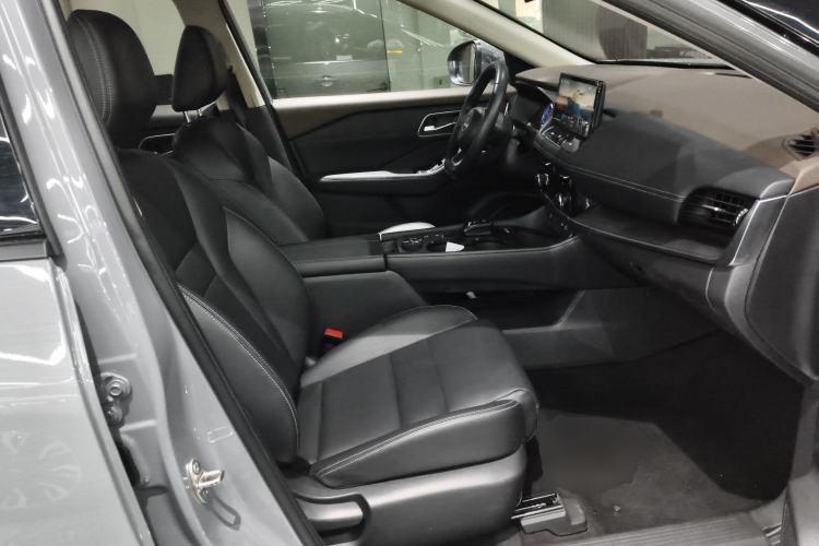 Used Nissan X-Trail 2023 e-POWER Ultra-Hybrid Dual-Motor All-Wheel-Drive Luxury Edition Right Front Seat
