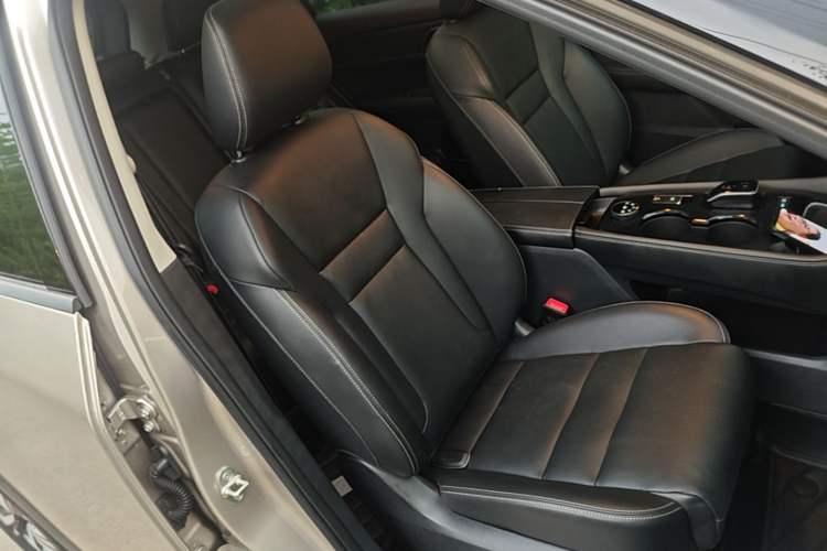 Used Nissan X-Trail 2023 e-POWER Ultra-Hybrid Dual-Motor All-Wheel-Drive Supreme Edition Right Front Seat