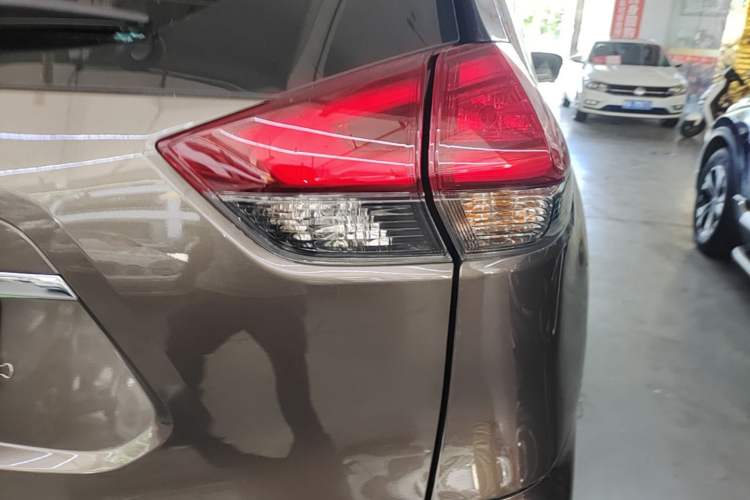 Used Nissan X-Trail 2023 Classic 2.0L Two-Wheel Drive Smart Connect Premium Edition Right Rear Taillight