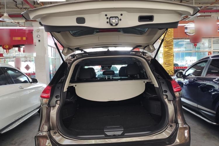 Used Nissan X-Trail 2023 Classic 2.0L Two-Wheel Drive Smart Connect Premium Edition Trunk