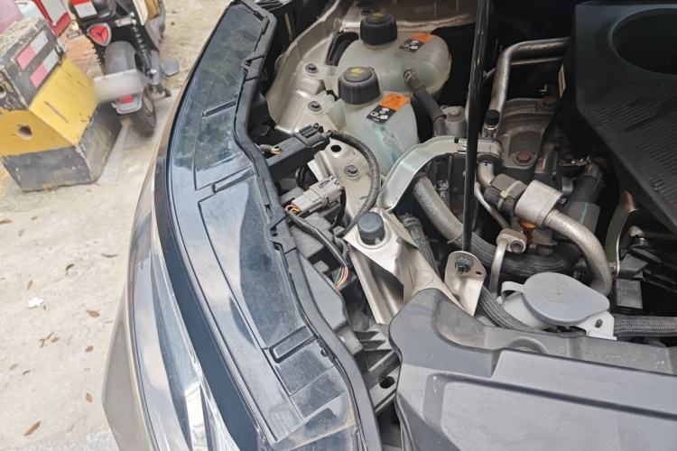 Used Nissan X-Trail 2023 e-POWER Ultra-Hybrid Dual-Motor All-Wheel-Drive Luxury Edition Engine Bay Right