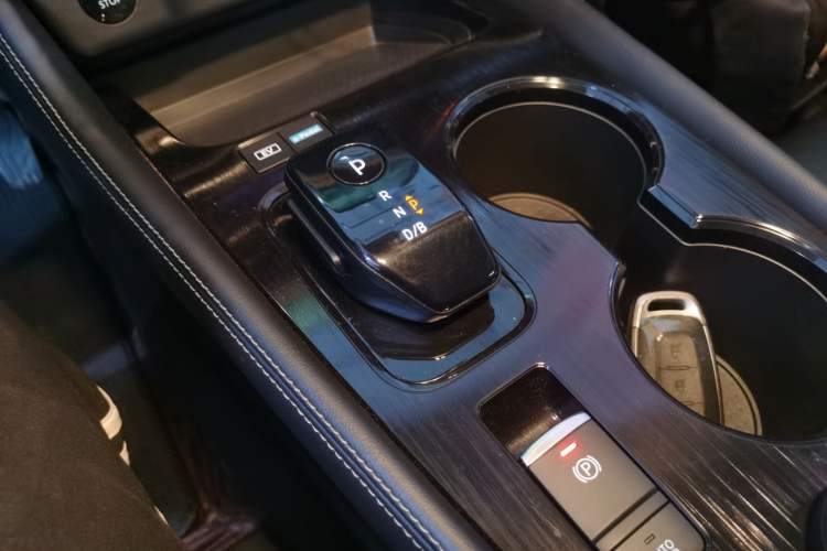 Used Nissan X-Trail 2023 e-POWER Ultra-Hybrid Dual-Motor All-Wheel-Drive Luxury Edition Gear Lever