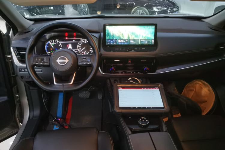 Used Nissan X-Trail 2023 e-POWER Ultra-Hybrid Dual-Motor All-Wheel-Drive Luxury Edition Interior 2