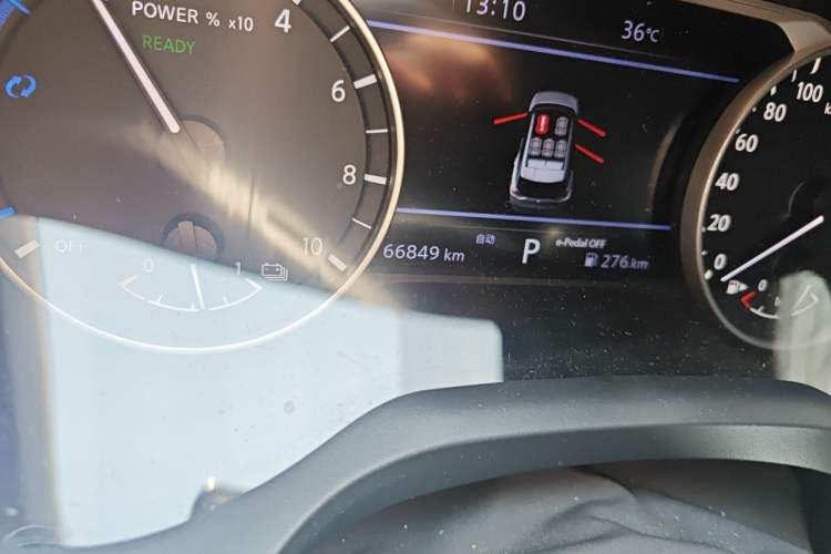 Used Nissan X-Trail 2023 e-POWER Ultra-Hybrid Dual-Motor All-Wheel-Drive Luxury Edition Odometer Close Up