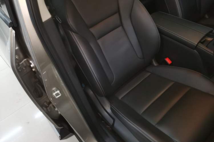 Used Nissan X-Trail 2023 e-POWER Ultra-Hybrid Dual-Motor All-Wheel-Drive Luxury Edition Right Front Seat