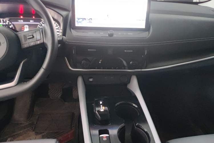 Used Nissan X-Trail 2023 e-POWER Ultra-Hybrid Dual-Motor All-Wheel-Drive Luxury Edition Audio And AC Panel