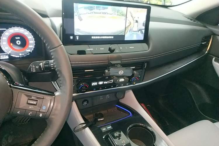 Used Nissan X-Trail 2023 e-POWER Ultra-Hybrid Dual-Motor All-Wheel-Drive Supreme Edition Audio And AC Panel