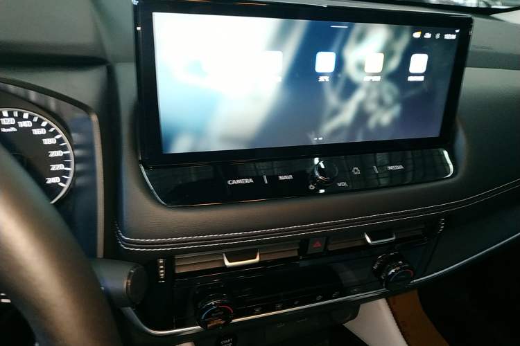 Used Nissan X-Trail 2023 e-POWER Ultra-Hybrid Dual-Motor All-Wheel-Drive Luxury Edition Audio And AC Panel