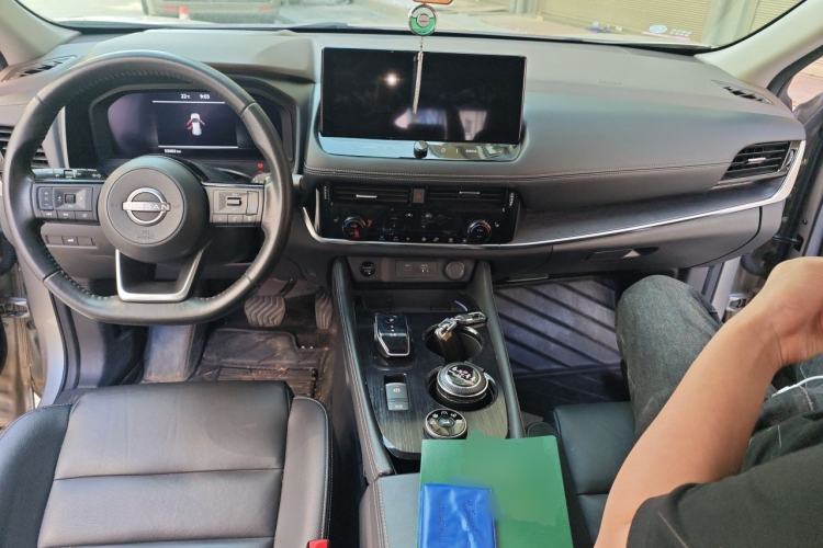 Used Nissan X-Trail 2023 e-POWER Ultra-Hybrid Dual-Motor All-Wheel-Drive Supreme Edition Center Console
