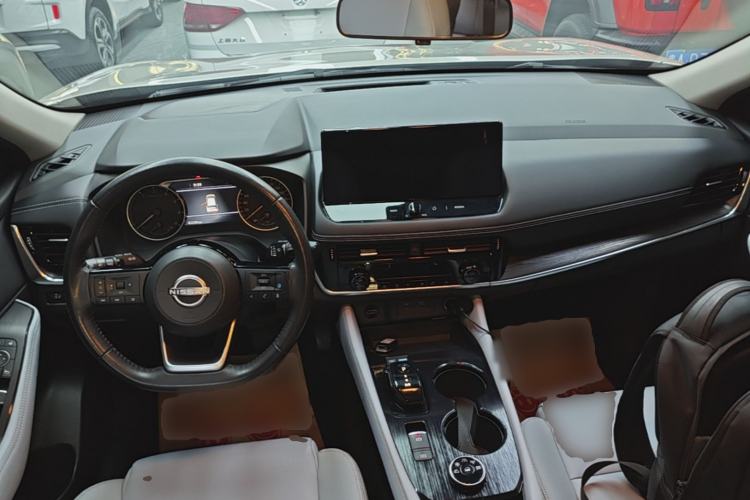 Used Nissan X-Trail 2023 e-POWER Ultra-Hybrid Dual-Motor All-Wheel-Drive Luxury Edition Center Console