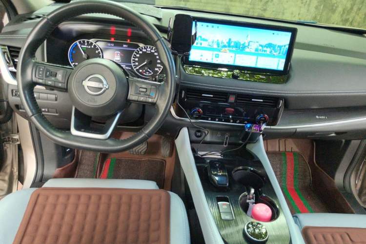 Used Nissan X-Trail 2023 e-POWER Ultra-Hybrid Dual-Motor All-Wheel-Drive Luxury Edition Center Console
