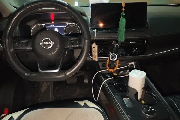 Used Nissan X-Trail 2023 e-POWER Ultra-Hybrid Dual-Motor All-Wheel-Drive Luxury Edition Center Console