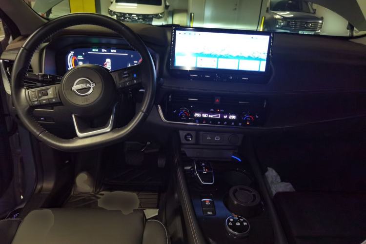 Used Nissan X-Trail 2023 e-POWER Ultra-Hybrid Dual-Motor All-Wheel-Drive Supreme Edition Center Console