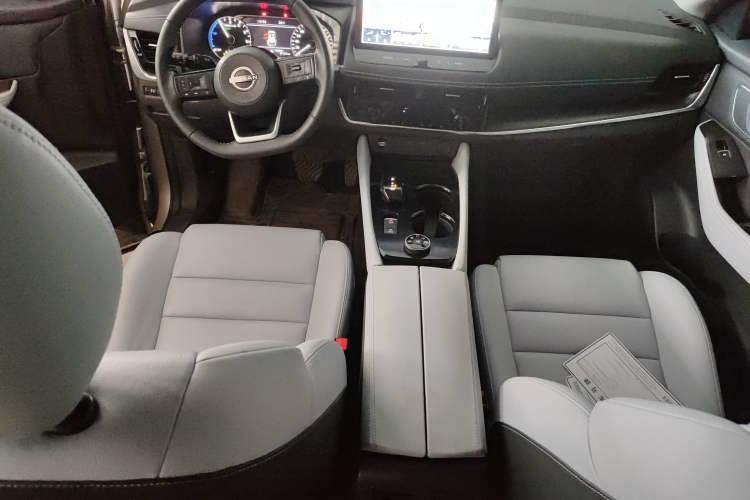 Used Nissan X-Trail 2023 e-POWER Ultra-Hybrid Dual-Motor All-Wheel-Drive Luxury Edition Center Console