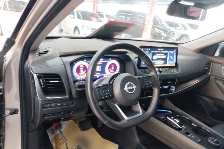 Used Nissan X-Trail 2023 e-POWER Ultra-Hybrid Dual-Motor All-Wheel-Drive Supreme Edition Center Console