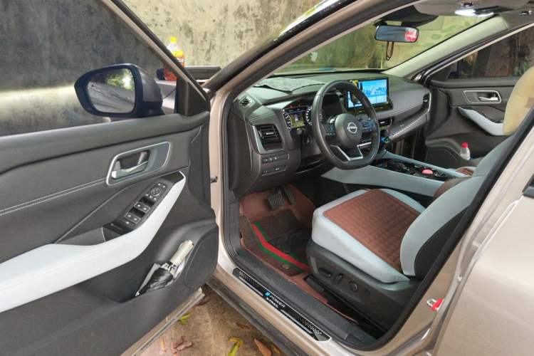 Used Nissan X-Trail 2023 e-POWER Ultra-Hybrid Dual-Motor All-Wheel-Drive Luxury Edition Driver Seat