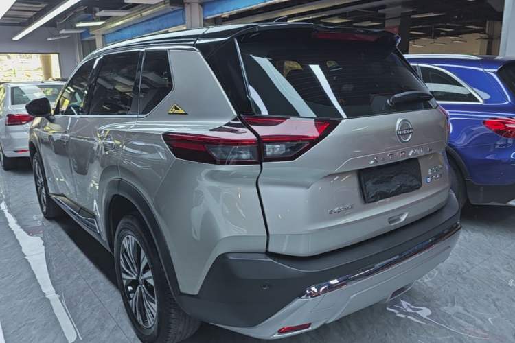 Used Nissan X-Trail 2023 e-POWER Ultra-Hybrid Dual-Motor All-Wheel-Drive Luxury Edition Exterior 1