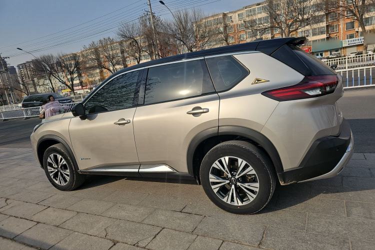 Used Nissan X-Trail 2023 e-POWER Ultra-Hybrid Dual-Motor All-Wheel-Drive Luxury Edition Exterior 2