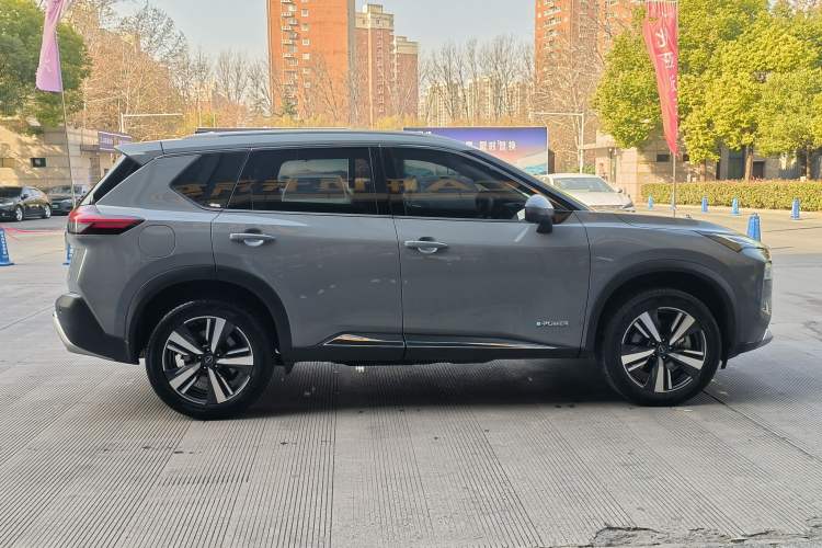Used Nissan X-Trail 2023 e-POWER Ultra-Hybrid Dual-Motor All-Wheel-Drive Supreme Edition Exterior 3