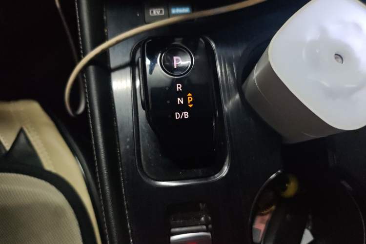 Used Nissan X-Trail 2023 e-POWER Ultra-Hybrid Dual-Motor All-Wheel-Drive Luxury Edition Gear Lever