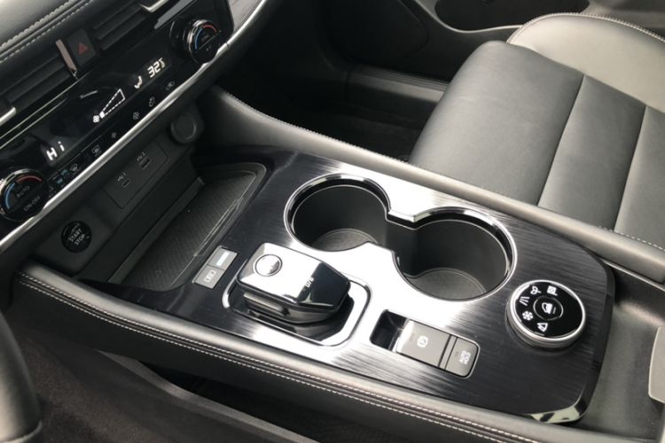 Used Nissan X-Trail 2023 e-POWER Ultra-Hybrid Dual-Motor All-Wheel-Drive Luxury Edition Gear Lever