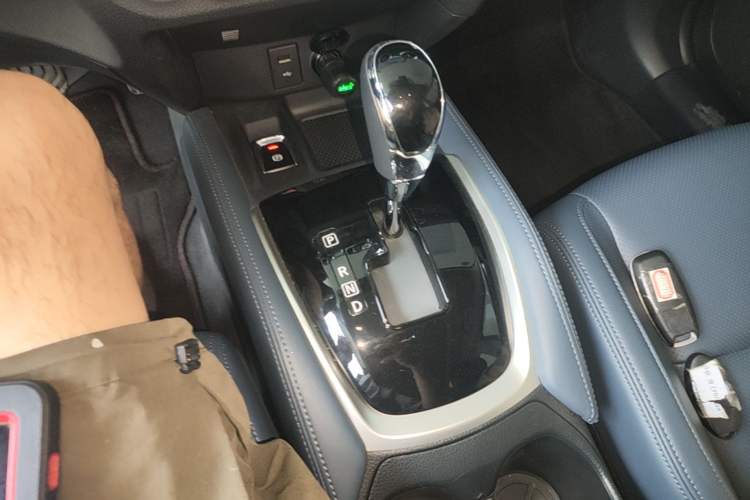 Used Nissan X-Trail 2023 Classic 2.0L Two-Wheel Drive Smart Connect Premium Edition Gear Lever
