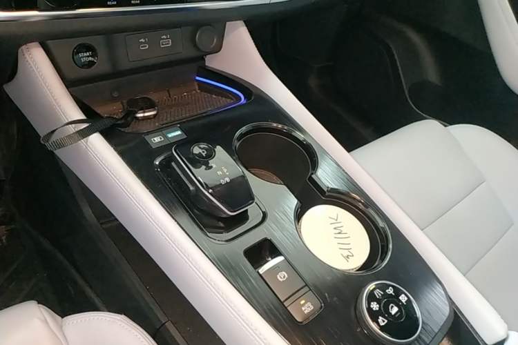 Used Nissan X-Trail 2023 e-POWER Ultra-Hybrid Dual-Motor All-Wheel-Drive Supreme Edition Gear Lever