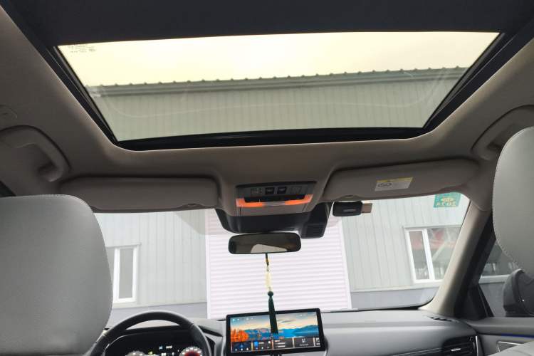 Used Nissan X-Trail 2023 e-POWER Ultra-Hybrid Dual-Motor All-Wheel-Drive Supreme Edition Headliner
