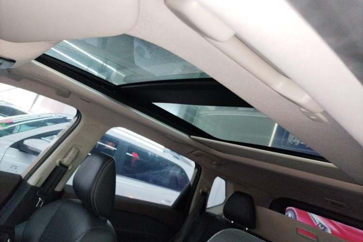 Used Nissan X-Trail 2023 e-POWER Ultra-Hybrid Dual-Motor All-Wheel-Drive Supreme Edition Headliner