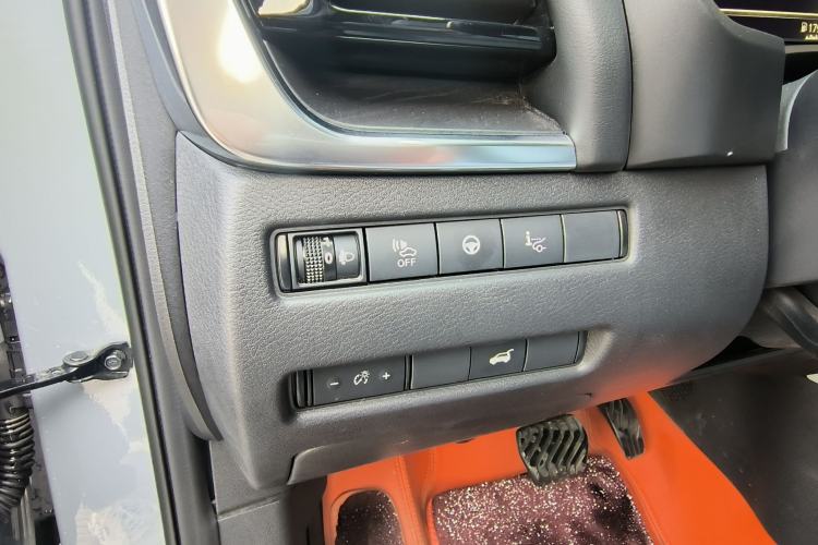 Used Nissan X-Trail 2023 e-POWER Ultra-Hybrid Dual-Motor All-Wheel-Drive Supreme Edition Interior 2