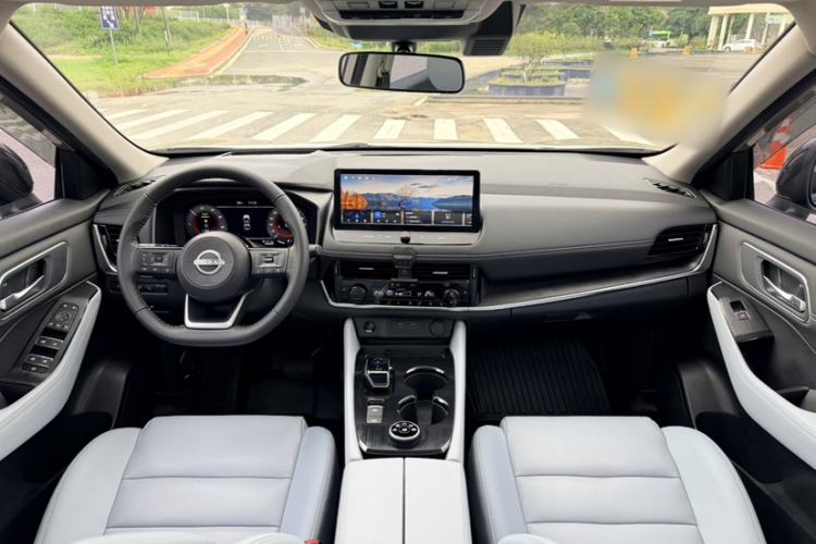 Used Nissan X-Trail 2023 e-POWER Ultra-Hybrid Dual-Motor All-Wheel-Drive Supreme Edition Interior 2