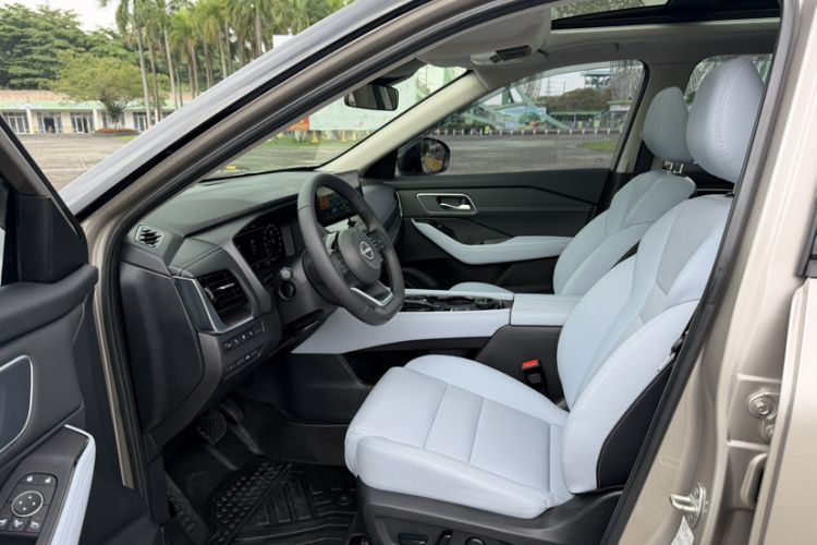 Used Nissan X-Trail 2023 e-POWER Ultra-Hybrid Dual-Motor All-Wheel-Drive Supreme Edition Interior 5
