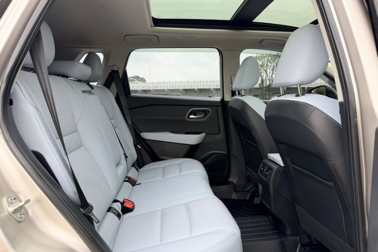 Used Nissan X-Trail 2023 e-POWER Ultra-Hybrid Dual-Motor All-Wheel-Drive Supreme Edition Interior 6