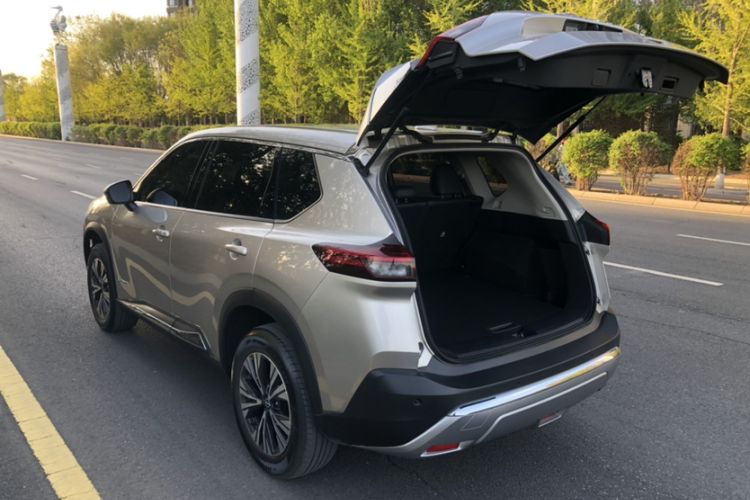Used Nissan X-Trail 2023 e-POWER Ultra-Hybrid Dual-Motor All-Wheel-Drive Luxury Edition Interior 9