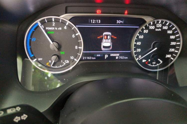 Used Nissan X-Trail 2023 e-POWER Ultra-Hybrid Dual-Motor All-Wheel-Drive Luxury Edition Odometer Close Up