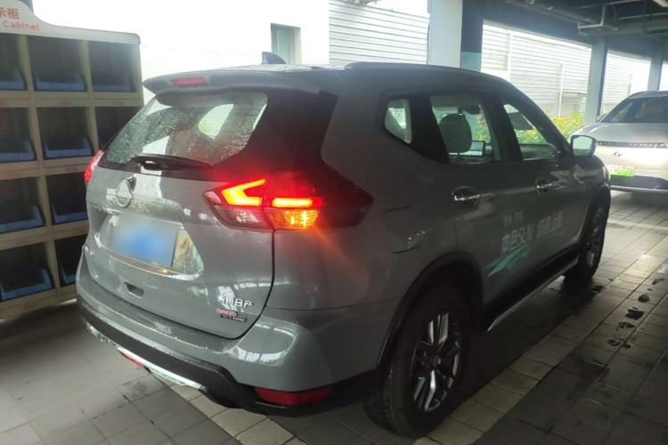 Used Nissan X-Trail 2023 Classic 2.0L Two-Wheel Drive Smart Connect Premium Edition Rear Right 45 Deg