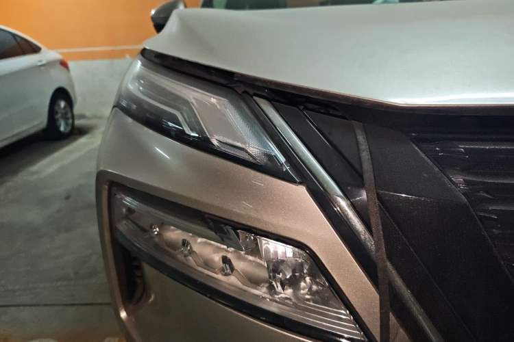 Used Nissan X-Trail 2023 e-POWER Ultra-Hybrid Dual-Motor All-Wheel-Drive Luxury Edition Right Front Headlight