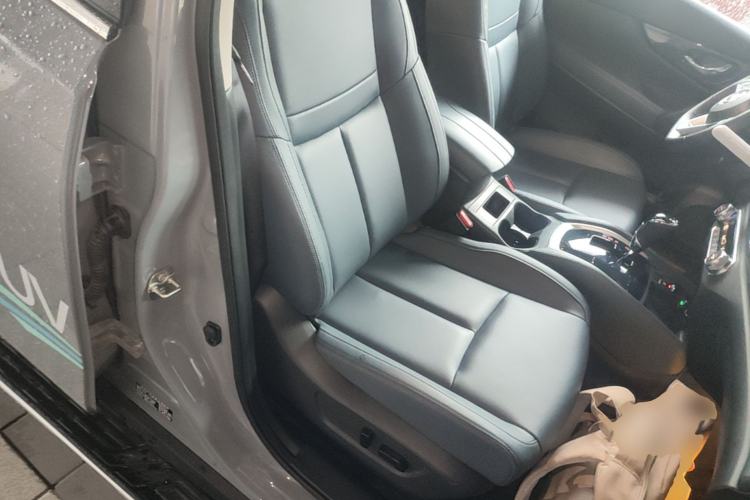 Used Nissan X-Trail 2023 Classic 2.0L Two-Wheel Drive Smart Connect Premium Edition Right Front Seat