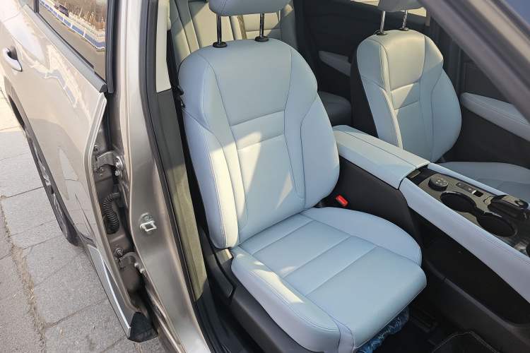 Used Nissan X-Trail 2023 e-POWER Ultra-Hybrid Dual-Motor All-Wheel-Drive Luxury Edition Right Front Seat