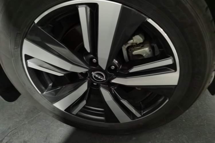 Used Nissan X-Trail 2023 e-POWER Ultra-Hybrid Dual-Motor All-Wheel-Drive Supreme Edition Right Front Wheel Hub