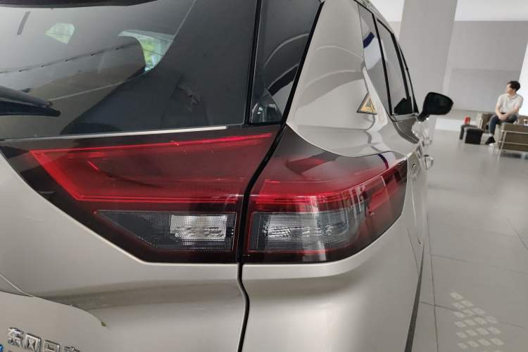 Used Nissan X-Trail 2023 e-POWER Ultra-Hybrid Dual-Motor All-Wheel-Drive Luxury Edition Right Rear Taillight