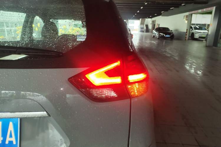 Used Nissan X-Trail 2023 Classic 2.0L Two-Wheel Drive Smart Connect Premium Edition Right Rear Taillight