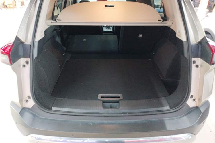 Used Nissan X-Trail 2023 e-POWER Ultra-Hybrid Dual-Motor All-Wheel-Drive Supreme Edition Trunk