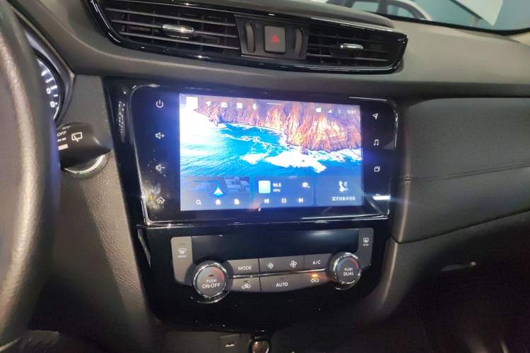 Used Nissan X-Trail 2023 Classic 2.0L Two-Wheel Drive Smart Connect Premium Edition Audio And AC Panel
