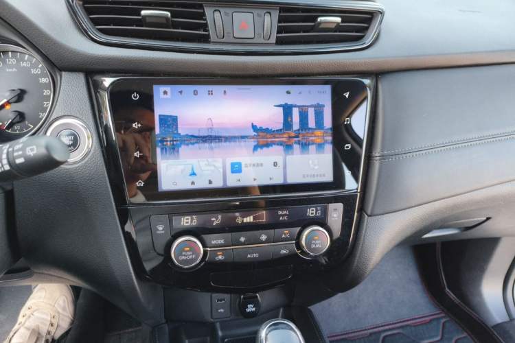 Used Nissan X-Trail 2023 Classic 2.0L Two-Wheel Drive Smart Connect & Comfort Edition Audio And AC Panel