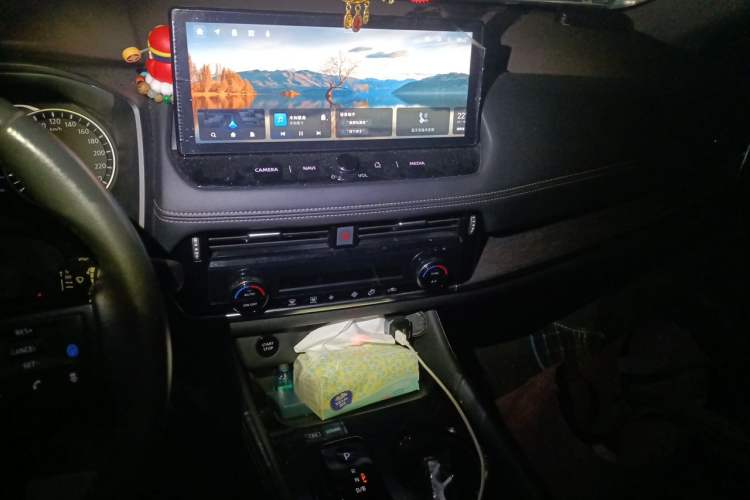 Used Nissan X-Trail 2023 e-POWER Ultra-Hybrid Dual-Motor All-Wheel-Drive Luxury Edition Audio And AC Panel
