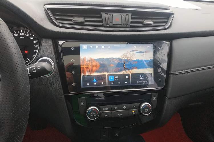 Used Nissan X-Trail 2023 Classic 2.0L Two-Wheel Drive Smart Connect Premium Edition Audio And AC Panel