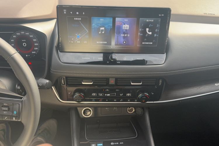 Used Nissan X-Trail 2023 e-POWER Ultra-Hybrid Dual-Motor All-Wheel-Drive Supreme Edition Audio And AC Panel